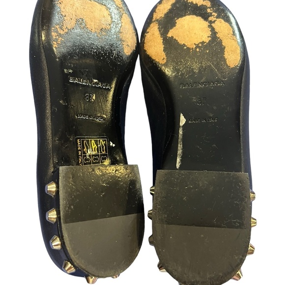 Balenciaga black loafers featuring almond toe, leather insole. - Picture 7 of 10